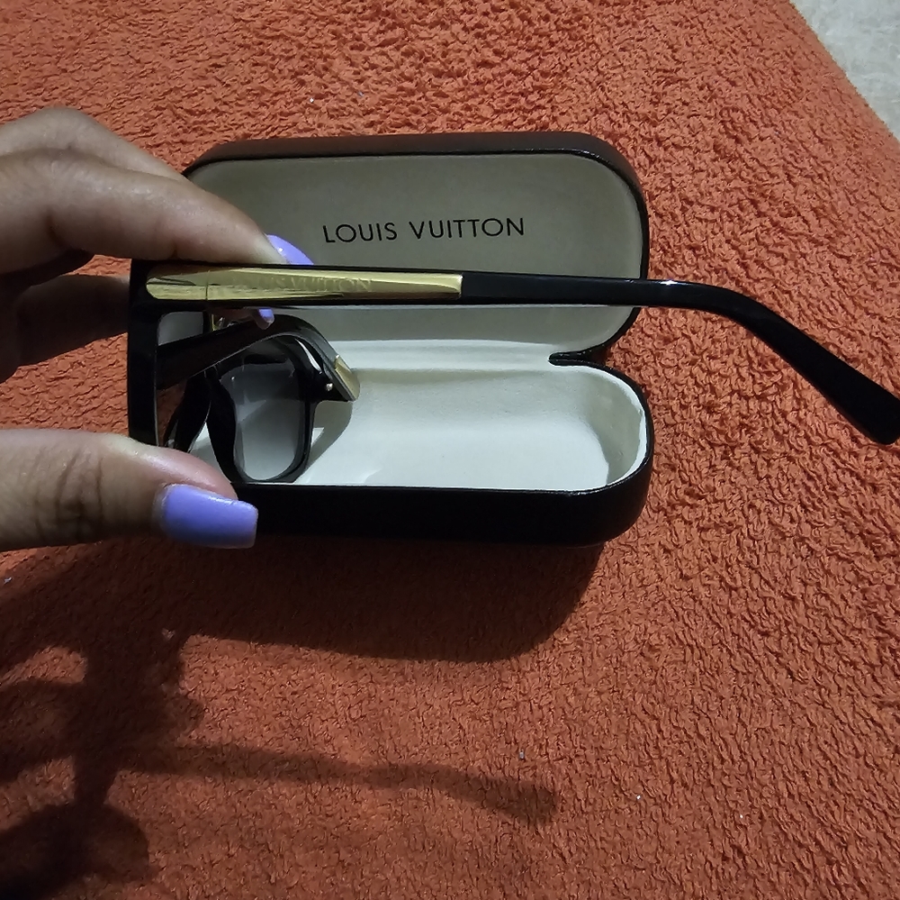 Louis Vuitton sunglasses - Picture 3 of 6